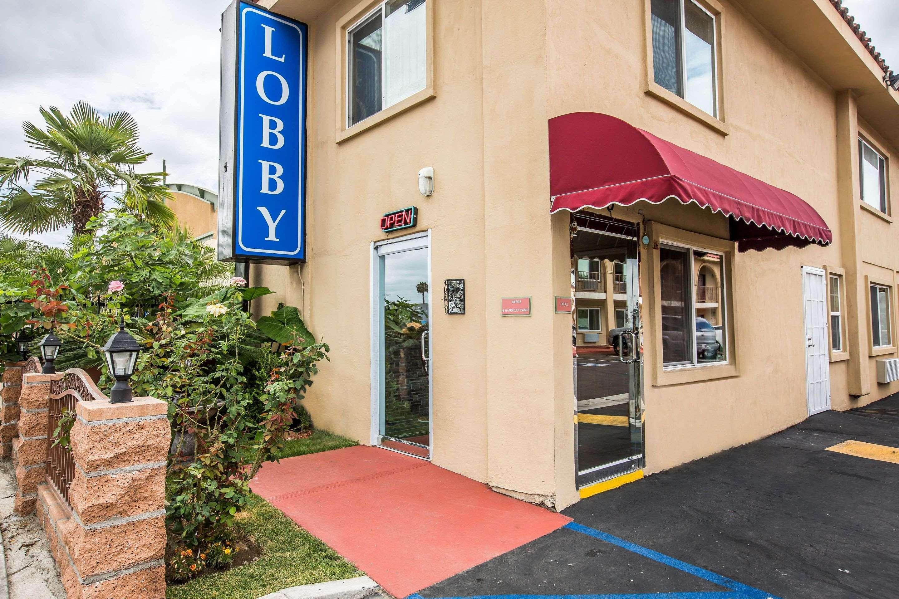 Rodeway Inn & Suites Bellflower Eksteriør billede