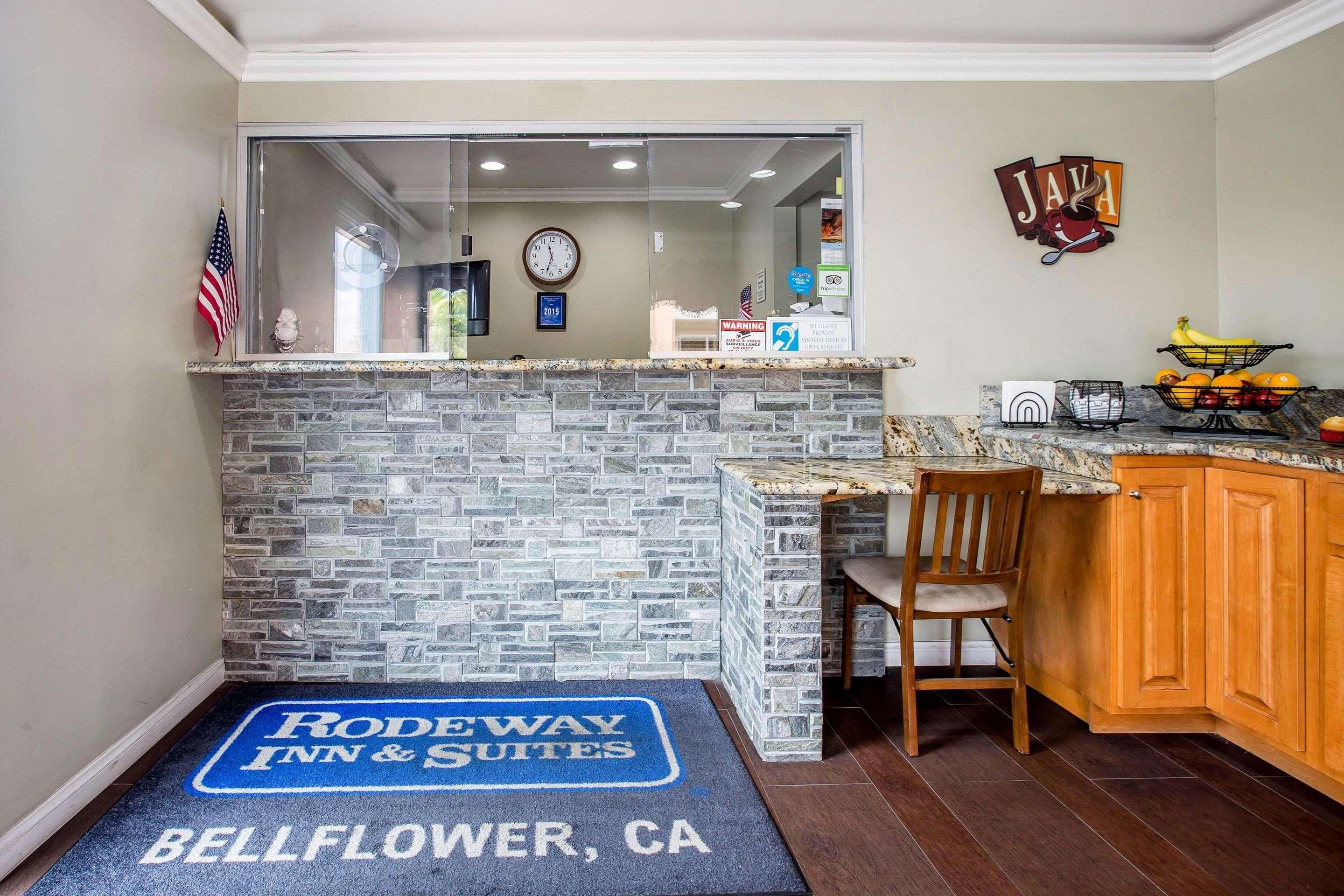 Rodeway Inn & Suites Bellflower Eksteriør billede