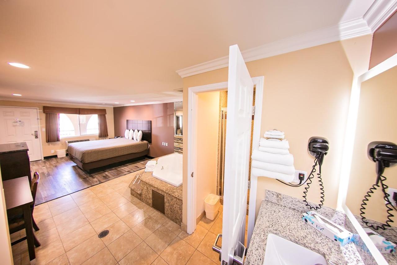 Rodeway Inn & Suites Bellflower Eksteriør billede