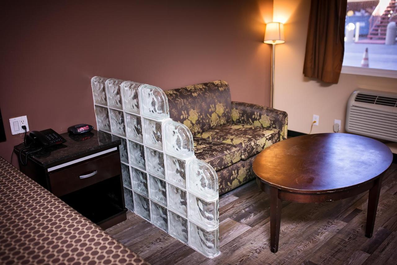 Rodeway Inn & Suites Bellflower Eksteriør billede