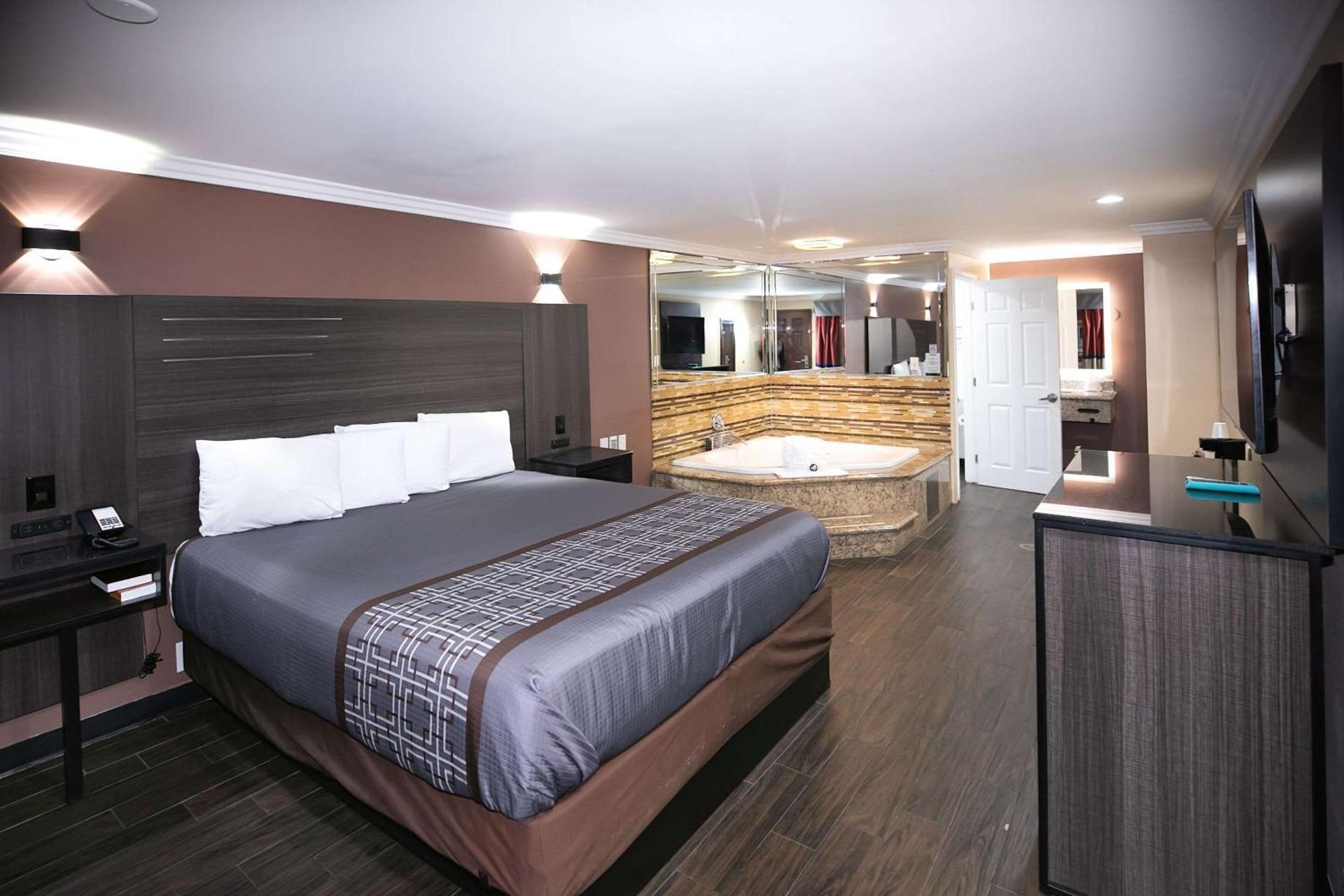 Rodeway Inn & Suites Bellflower Eksteriør billede