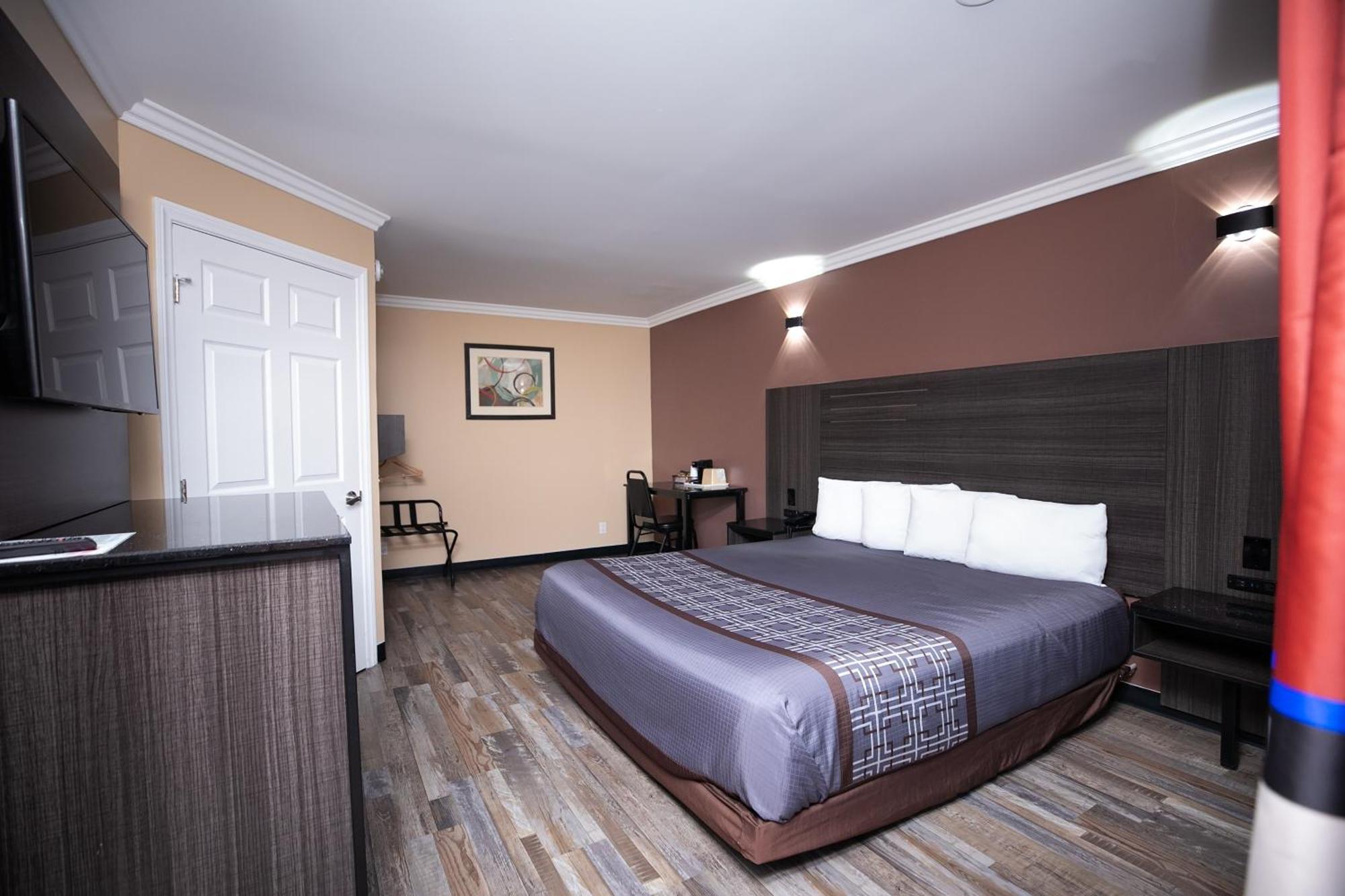Rodeway Inn & Suites Bellflower Eksteriør billede