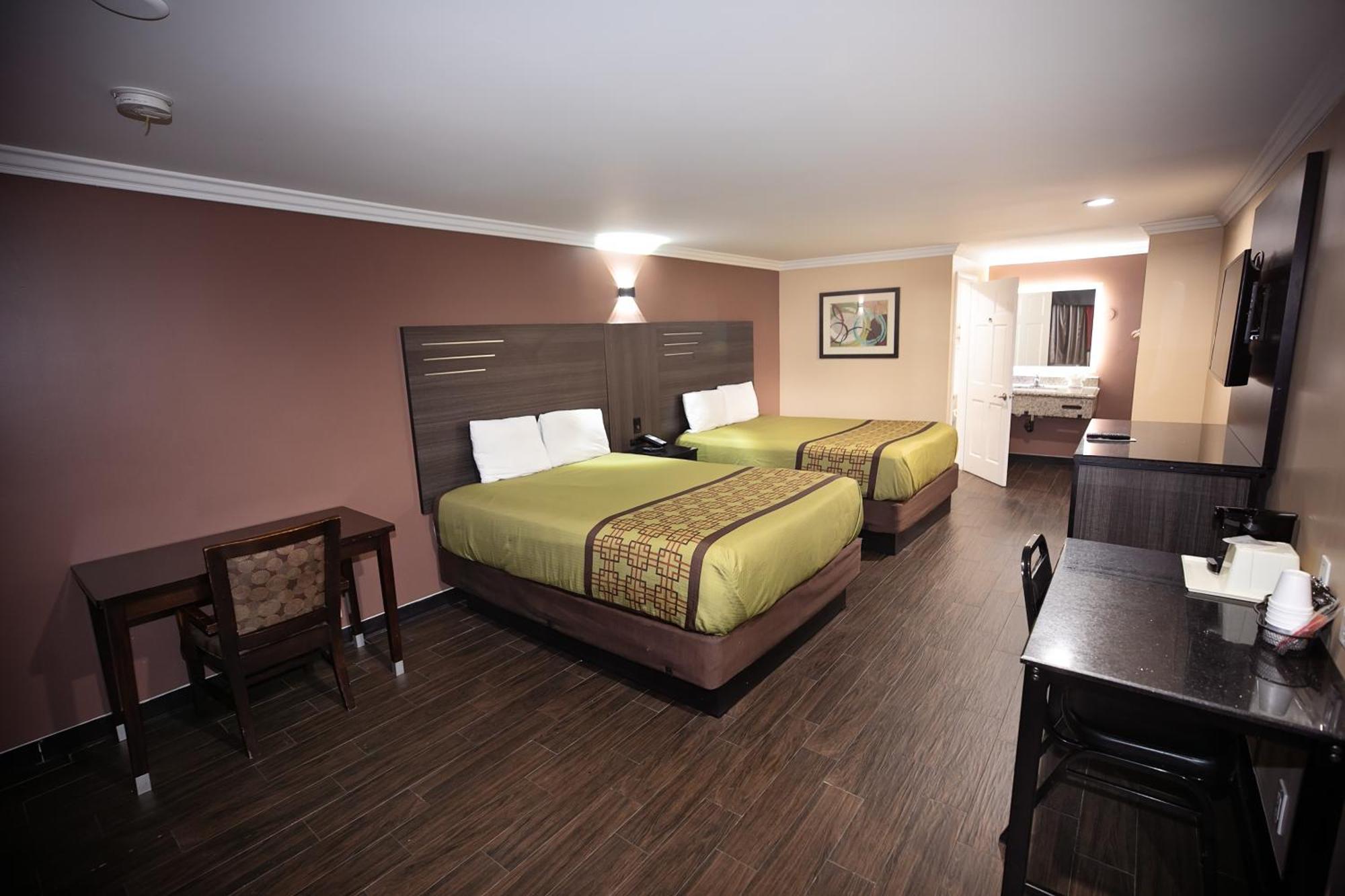 Rodeway Inn & Suites Bellflower Eksteriør billede
