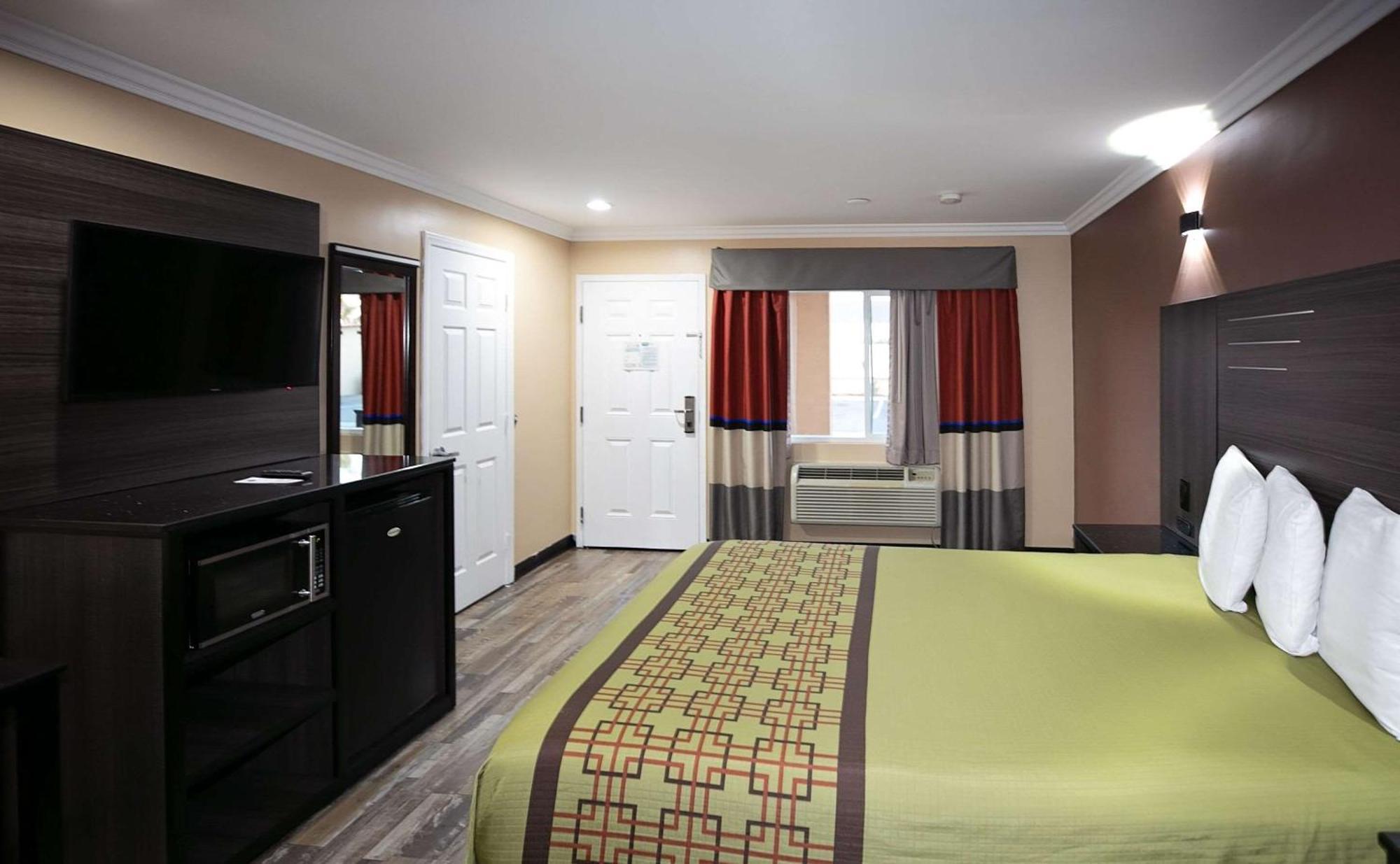 Rodeway Inn & Suites Bellflower Eksteriør billede