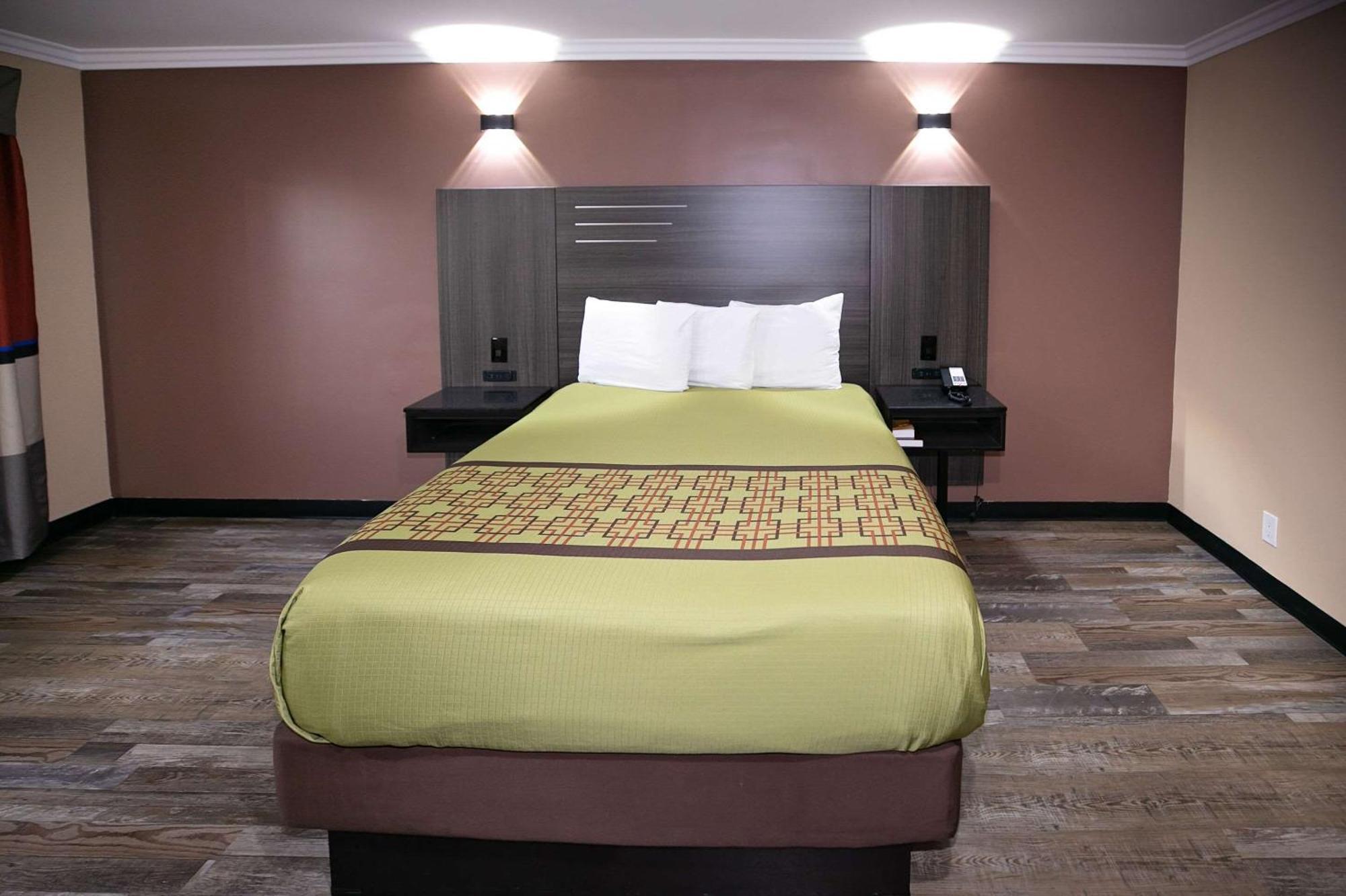 Rodeway Inn & Suites Bellflower Eksteriør billede