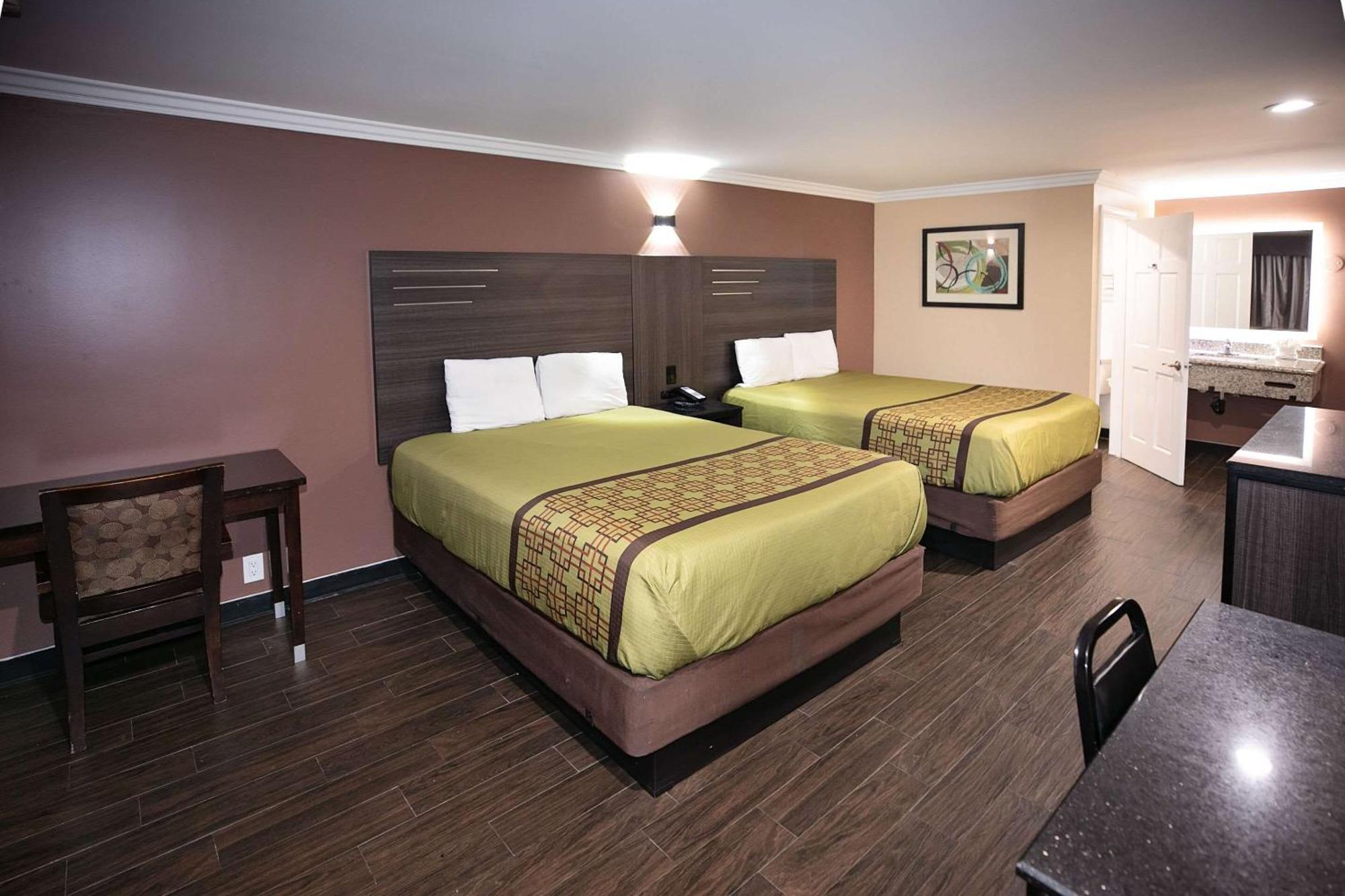 Rodeway Inn & Suites Bellflower Eksteriør billede