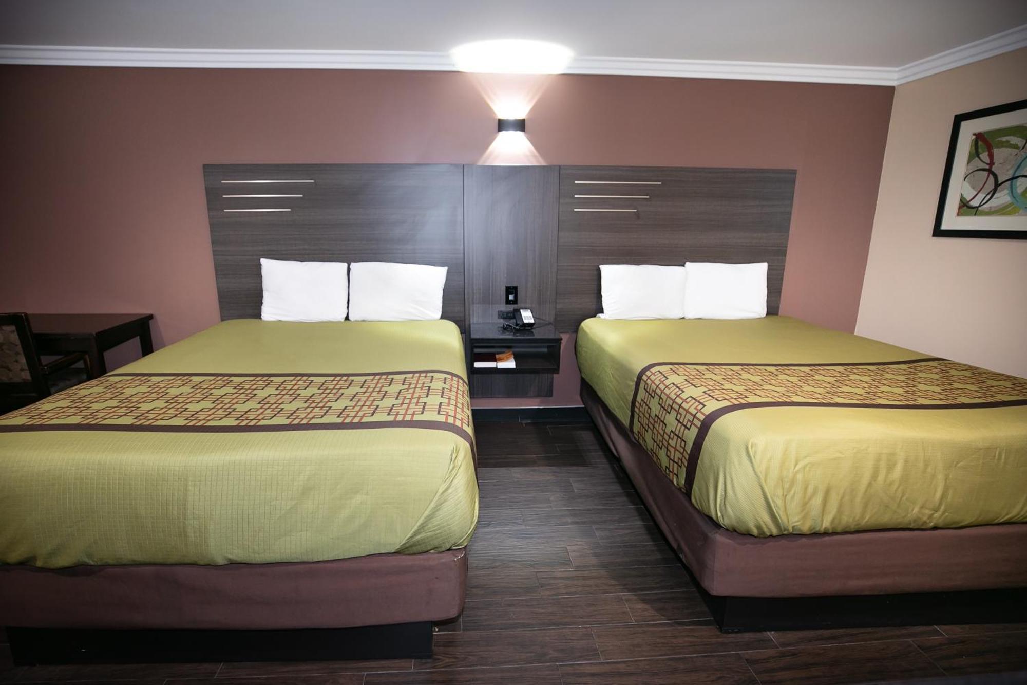 Rodeway Inn & Suites Bellflower Eksteriør billede