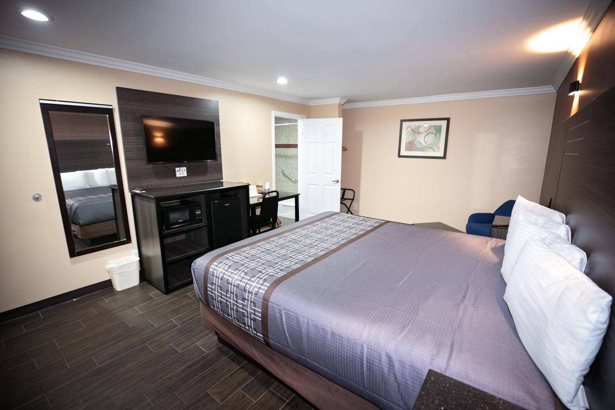 Rodeway Inn & Suites Bellflower Eksteriør billede