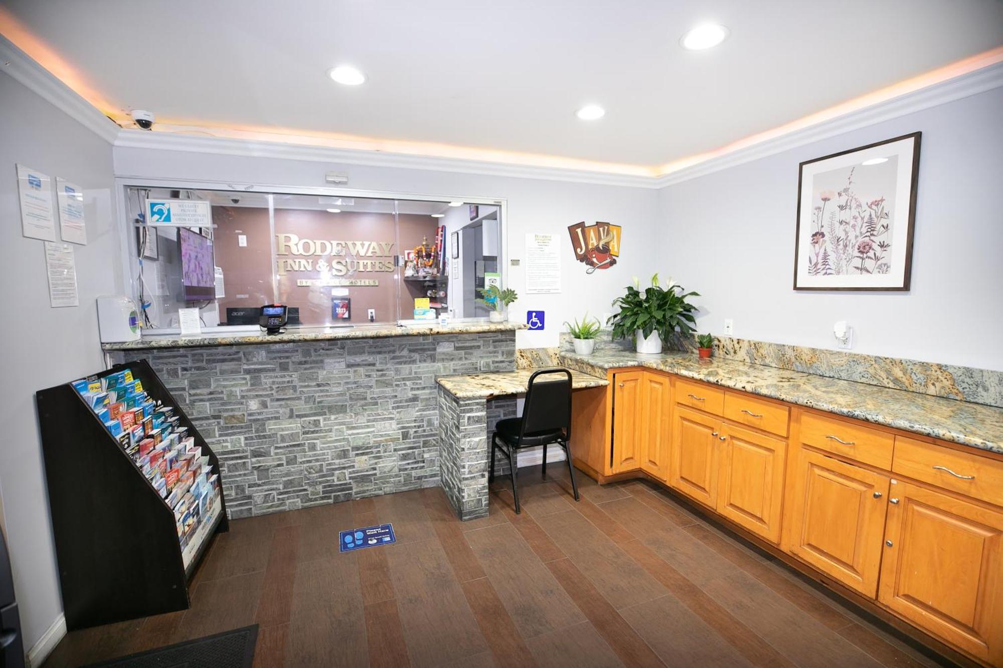 Rodeway Inn & Suites Bellflower Eksteriør billede