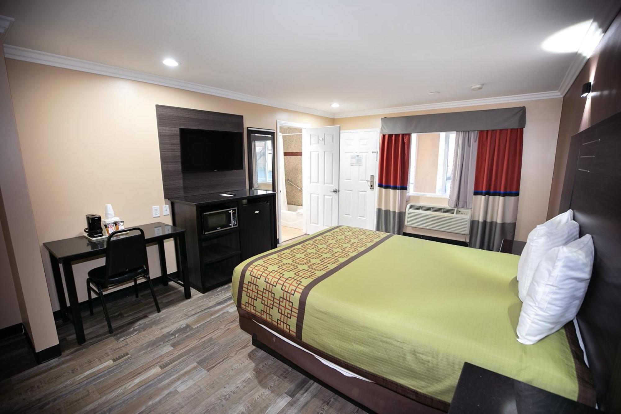 Rodeway Inn & Suites Bellflower Eksteriør billede