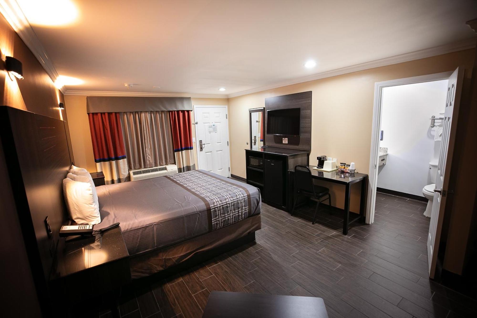 Rodeway Inn & Suites Bellflower Eksteriør billede