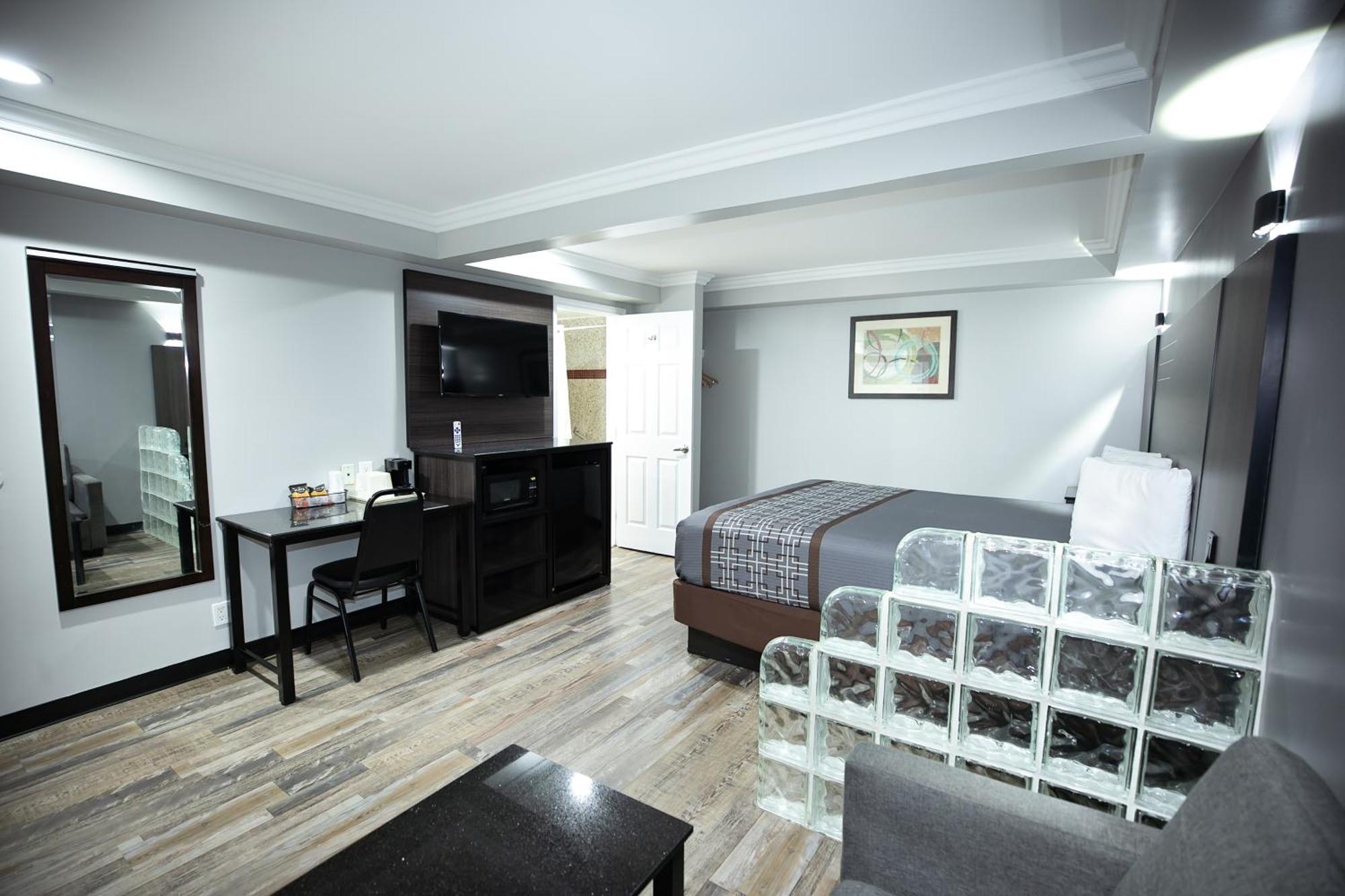 Rodeway Inn & Suites Bellflower Eksteriør billede