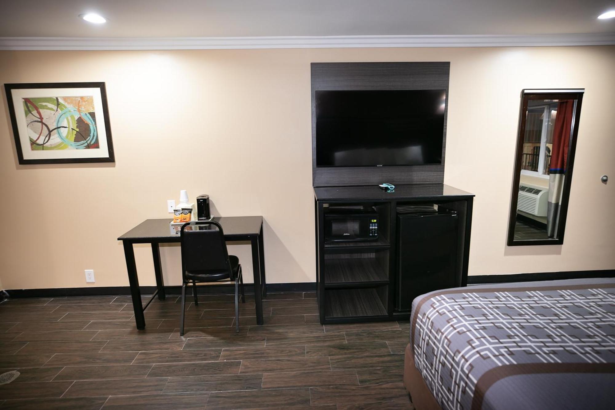 Rodeway Inn & Suites Bellflower Eksteriør billede